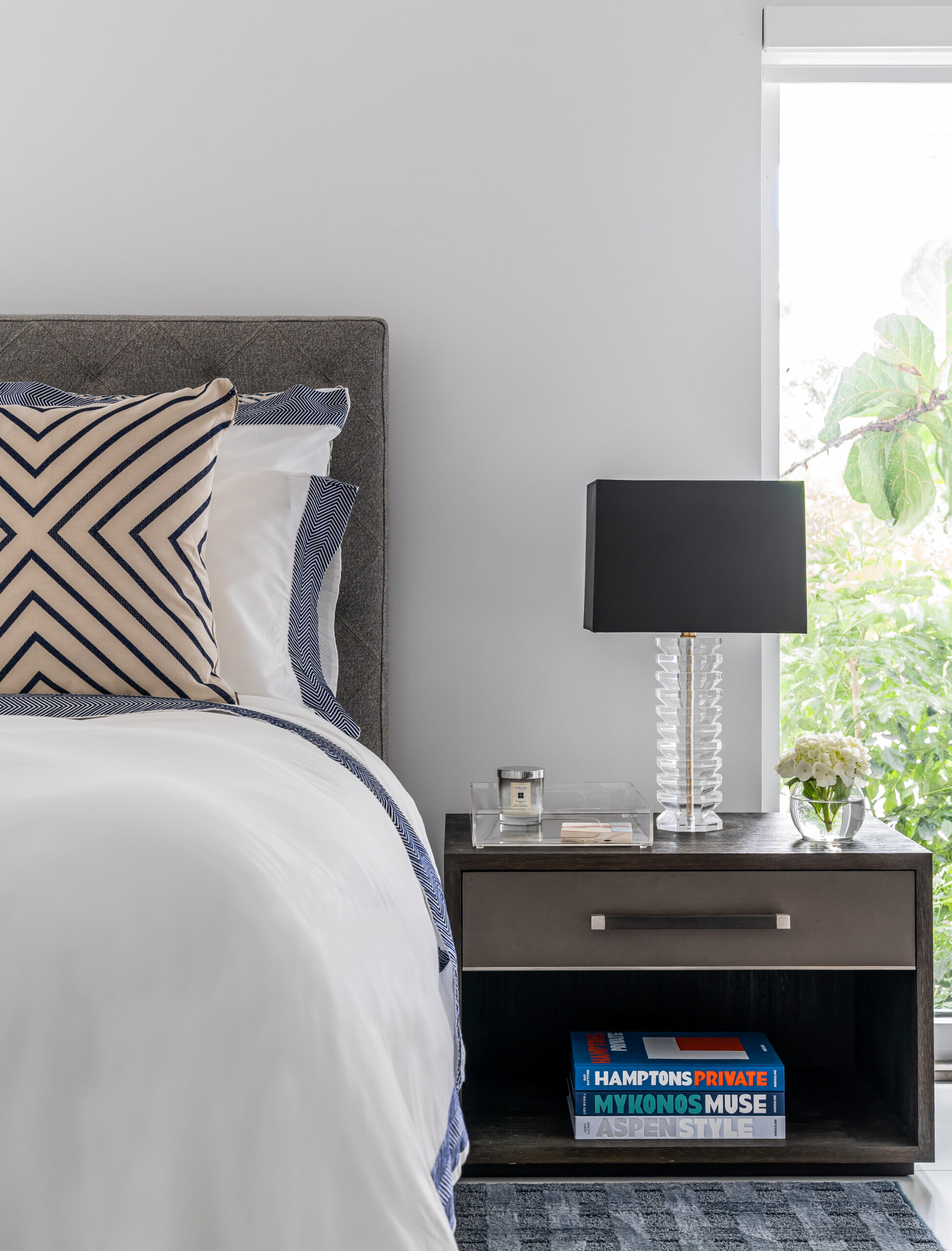 Mid-Century Modern Helms-Alonso Guest Bedroom Detail Mid-Century Modern Guest Bedroom Detail