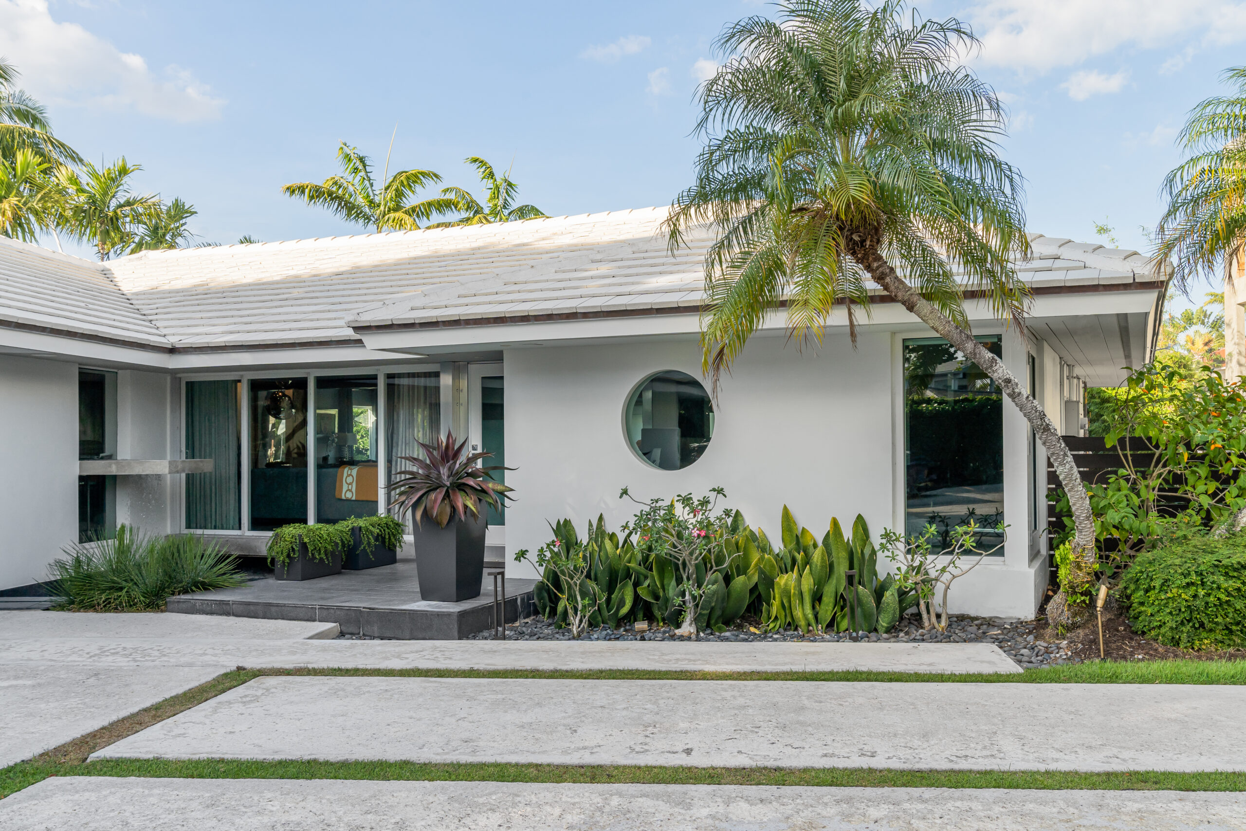 Mid-Century Modern Helms-Alonso Exterior Mid-Century Modern Exterior