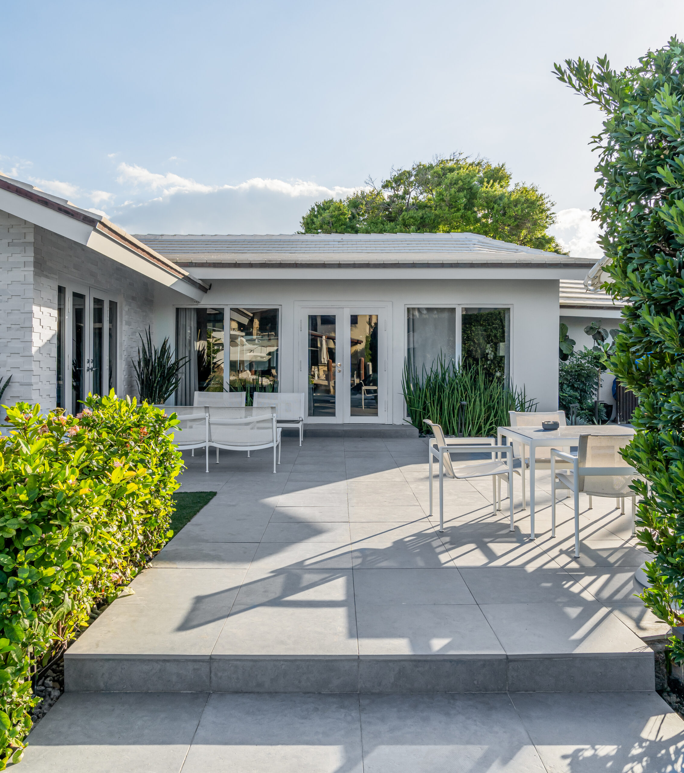Mid-Century Modern Helms-Alonso Exterior Mid-Century Modern Exterior